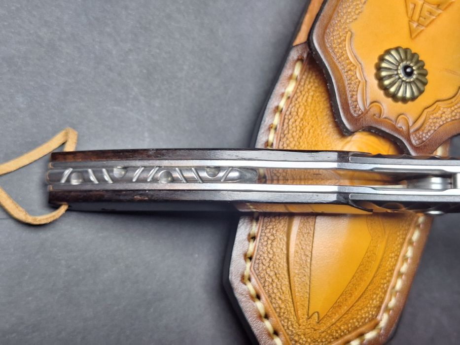 Сгъваем нож от дамаска стомана VG-10 и кожен калъф