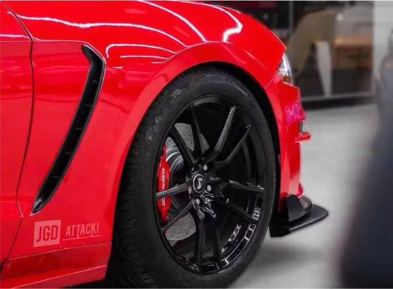 Комплект калници преден ляв + десен за Ford Mustang GT350 Shelby