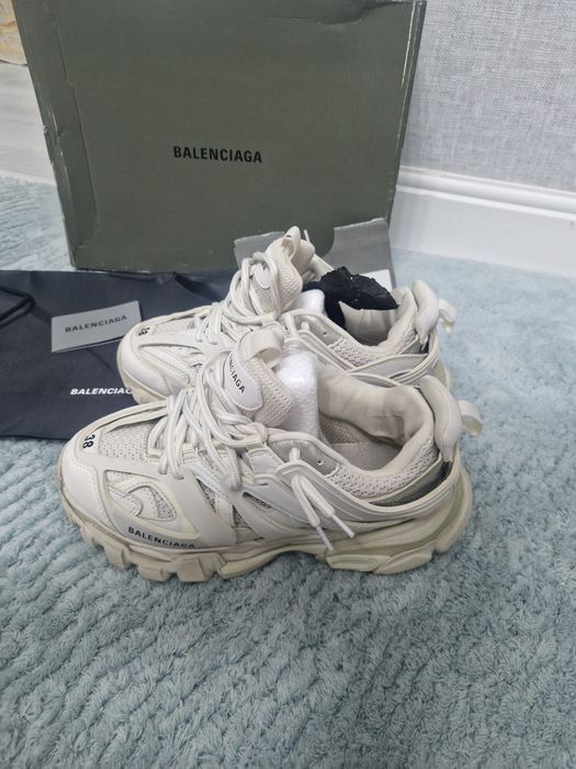 Balenciaga track 1