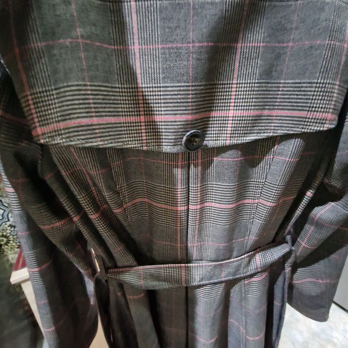 Дамски тренчкот каре