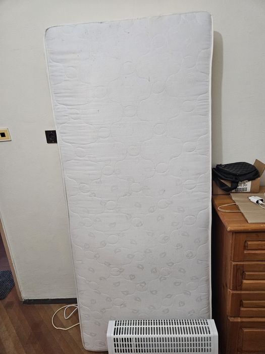 Еднолицев матрак