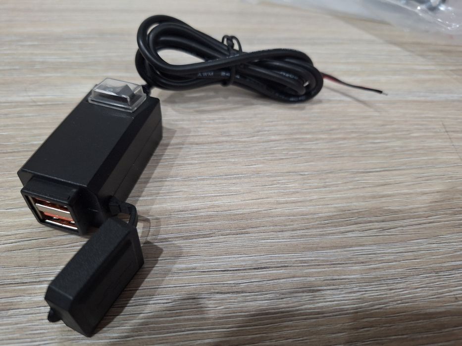 USB зарядно за мотор и за всичко на 12V