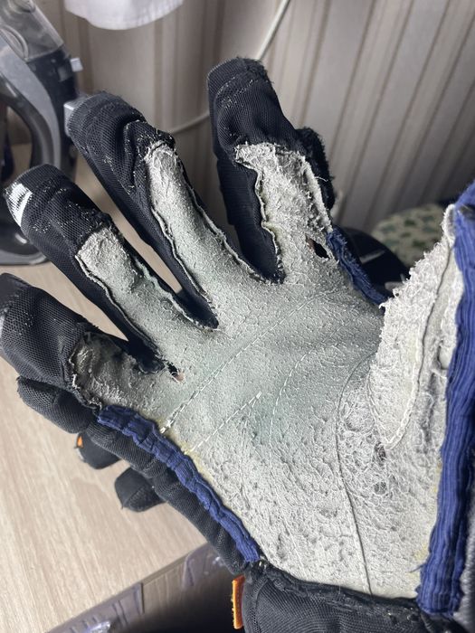 Краги хоккейные