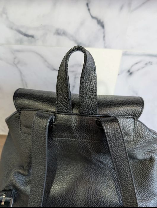 Vând rucsac piele naturala model Laura Maxim