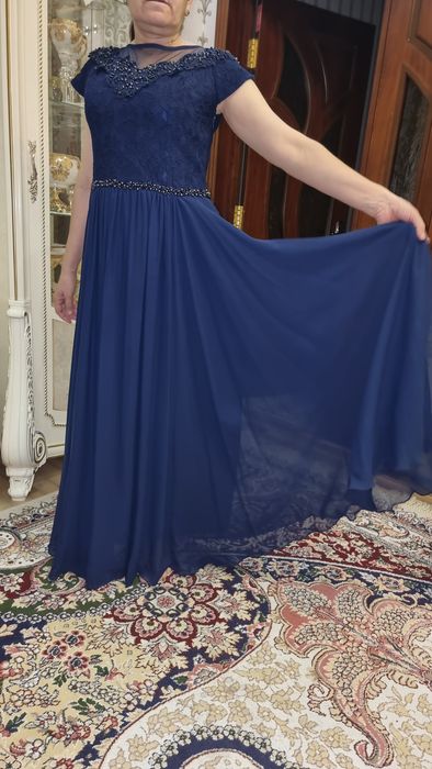 вечерные платье б/у  продается 50$