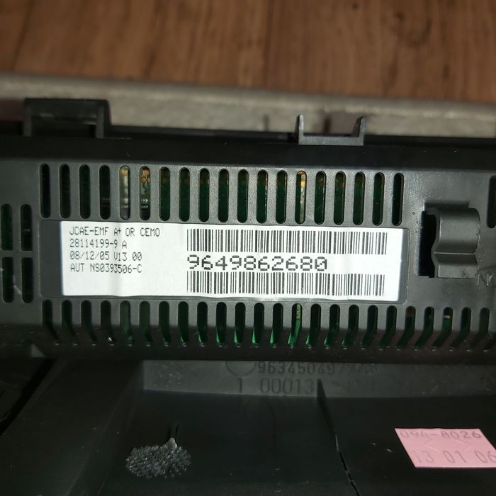 Панел часовник и дата Пежо 307 и 308 г.