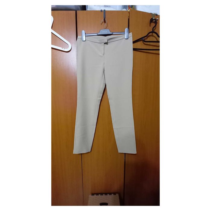 Pantaloni moderni de dama ,crem ,conici , mas. M 38-40