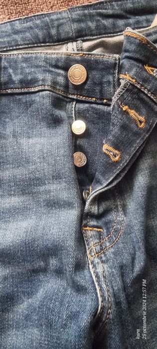 Vând blugi Zara Man