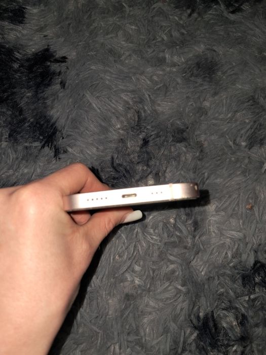 Продам айфон 13 128