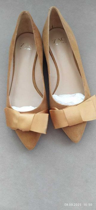 Продаю новые замшевые женские туфли-балетки 39,5 размера