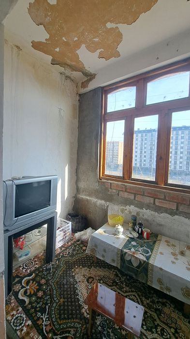 Чирчик шахар 
10-микрораён 
#1-хона 4-этаж 2х3 балкони бор 
Квартир