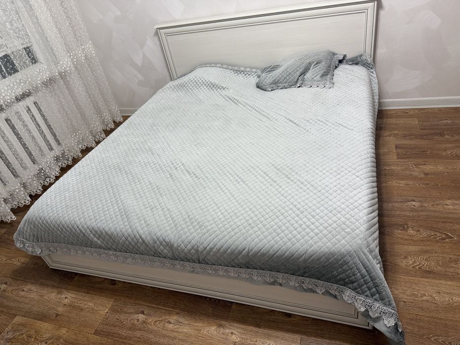 Кровать двухспальная 180*200