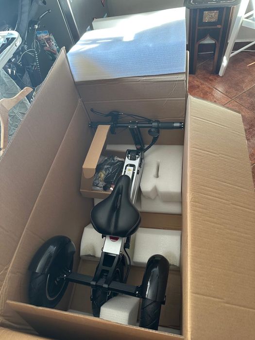 Triciclu electric  nou