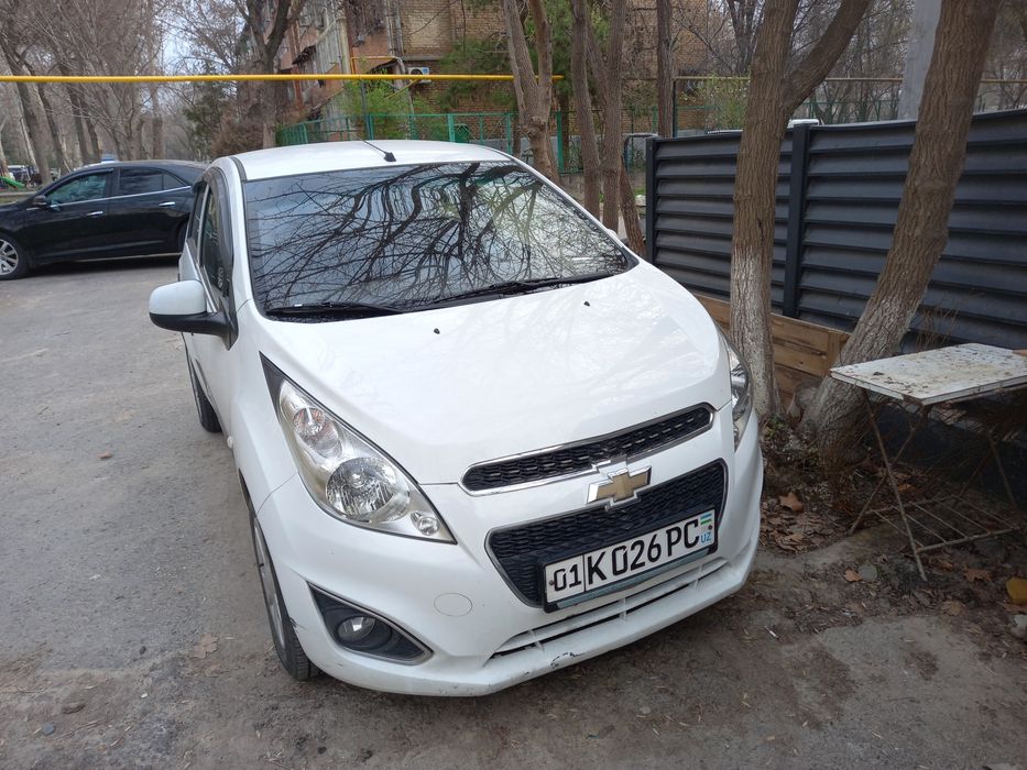 Продаю Спарк срочно