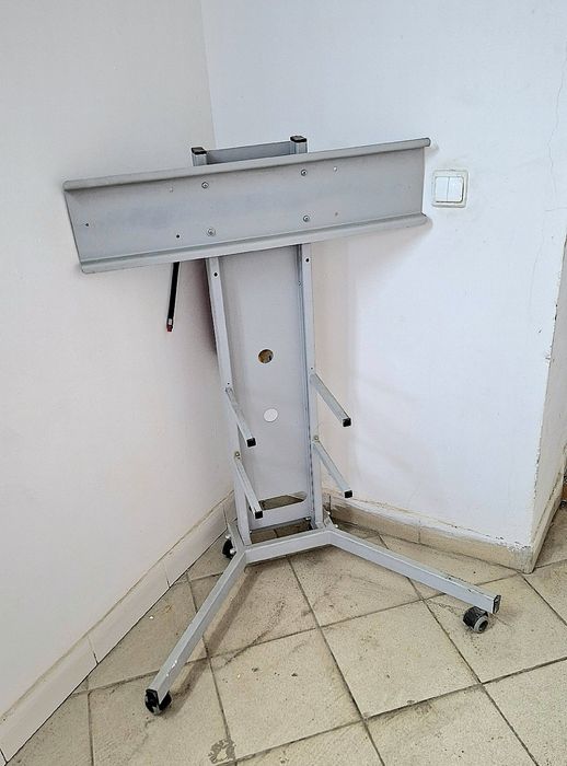 Стойка напольная для ТВ