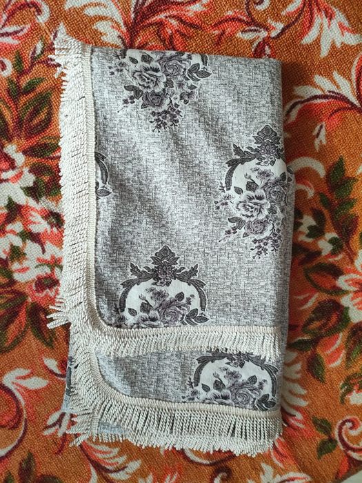 Продам дивандек гобеленовый