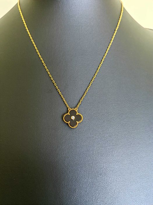 Дамско колие с детелина от черен оникс на Van Cleef & Arpels VCA