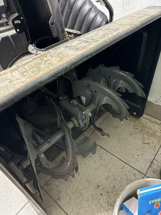 Снегоуборочная машина