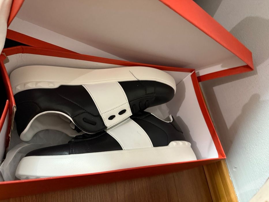 Продам кроссовки