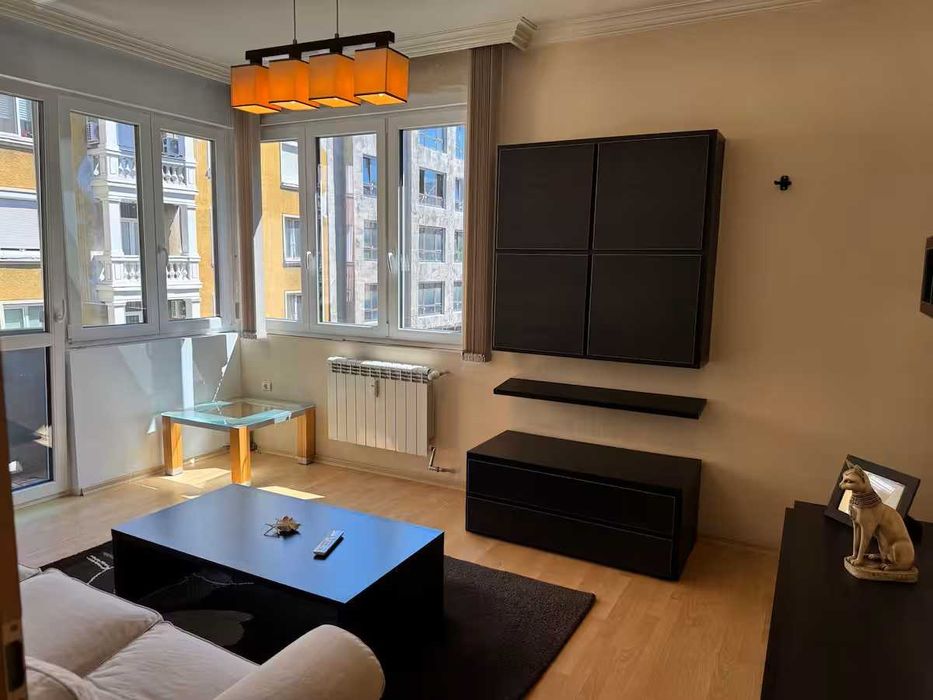 Тристаен апартамент на 100м от НДК четиристаен ИДЕАЛЕН ЦЕНТЪР