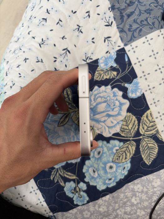 Samsung s24fe с коробкой