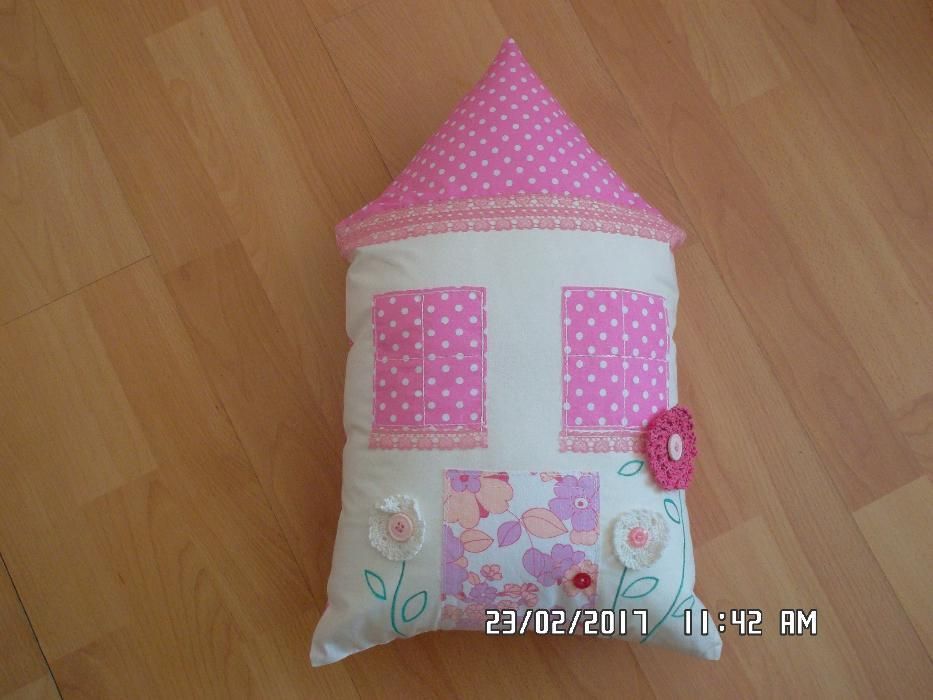 Възглавнички и кукли от текстил