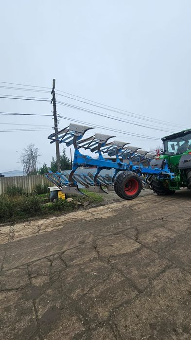 Vând  plug  lemken  cu 7 capuri
