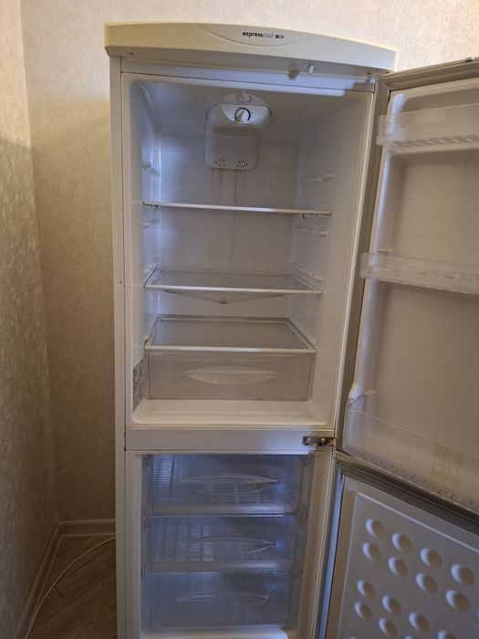 Холодильник LG Expresscool