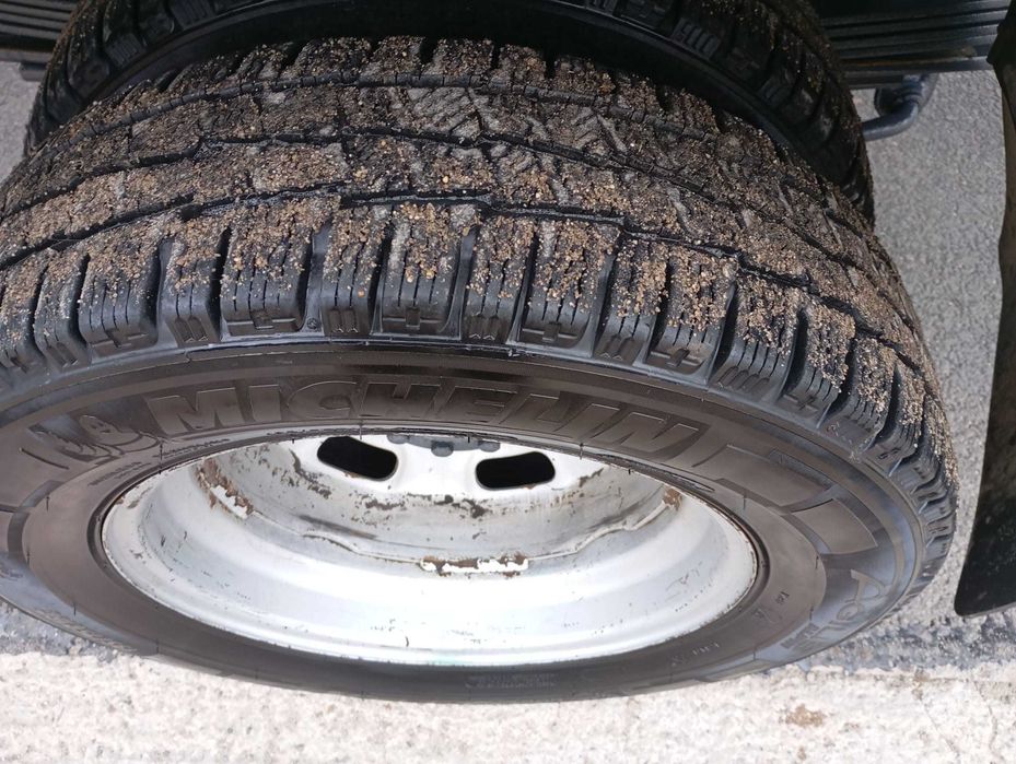 Iveco daily 35C15 cu macara si bascula