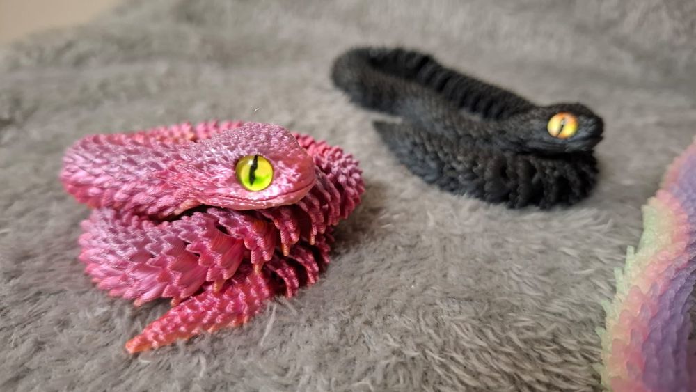 3D-игрушки драконы и змейки