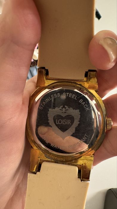 Часовник , Loius