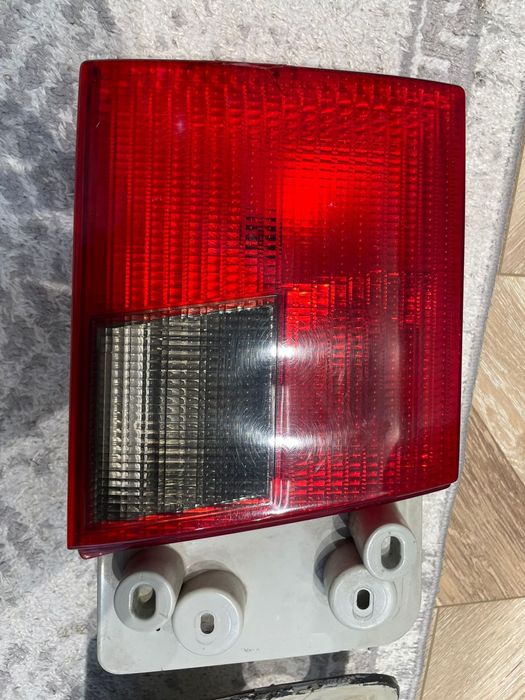 Фары Ауди а6 с4.