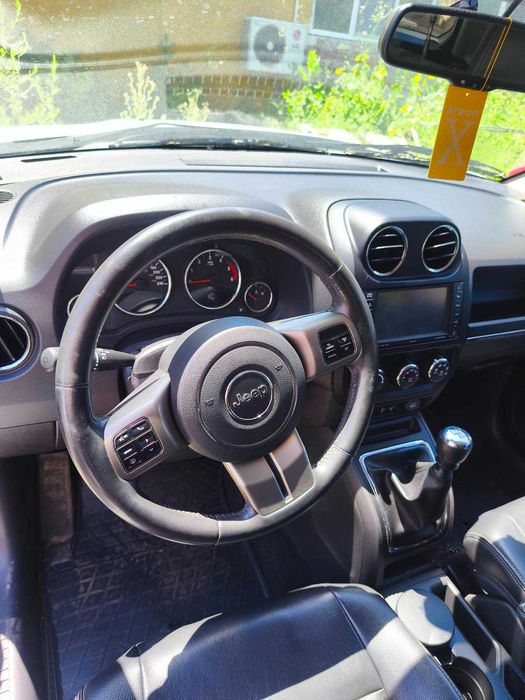 автомобил Jeep Compass