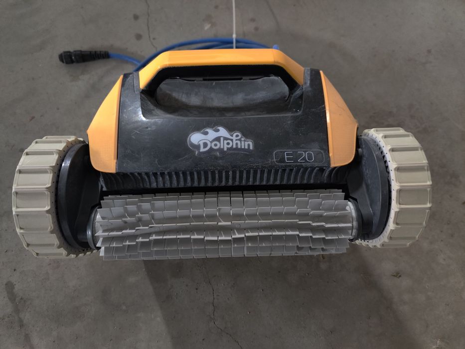 Aspirator piscina Dolphin E20