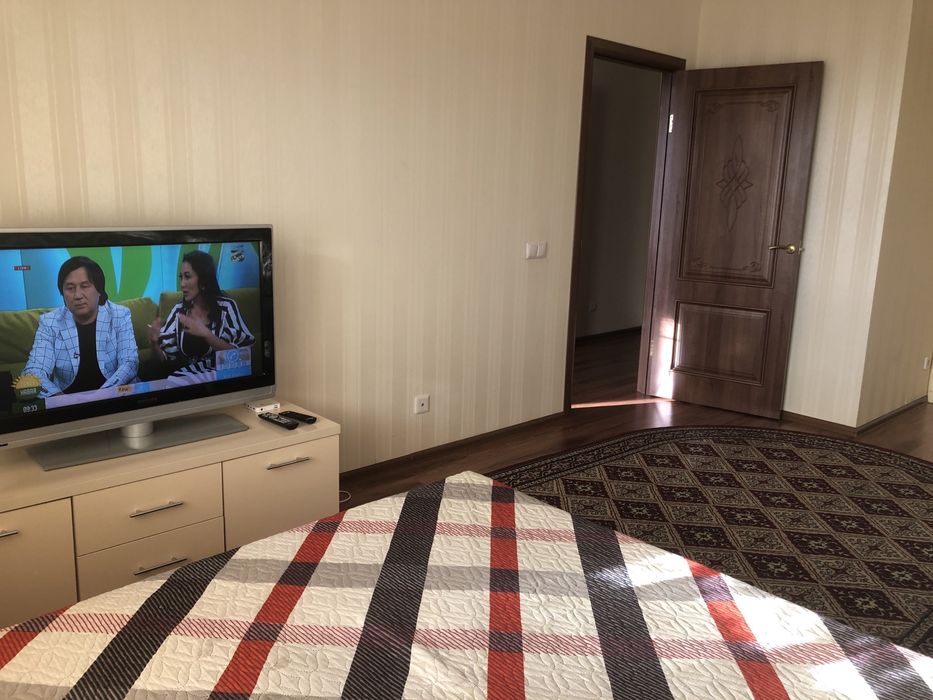 Левый берег. Хан шатыр. Медцентры.