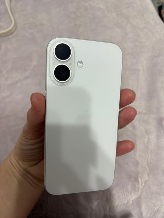 iPhone16