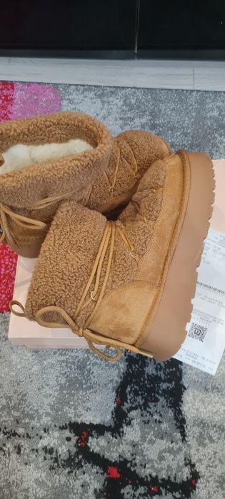 Cizmulite tip UGG, marimea 39.Purtate o siingura data.