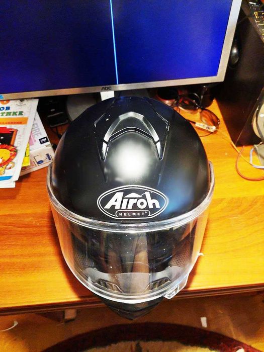 Продам Итальянский мотошлем Airoh  Helmet