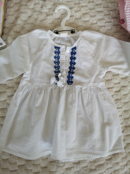 Vând lot de hăinuțe 6-9 luni H&M