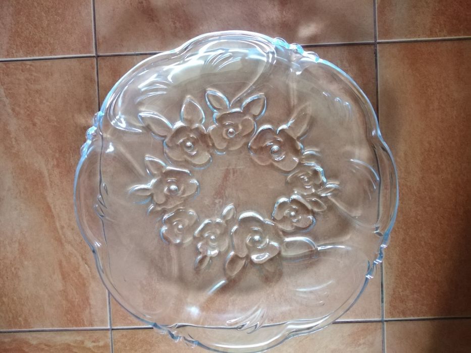 Блюдо из стекла.