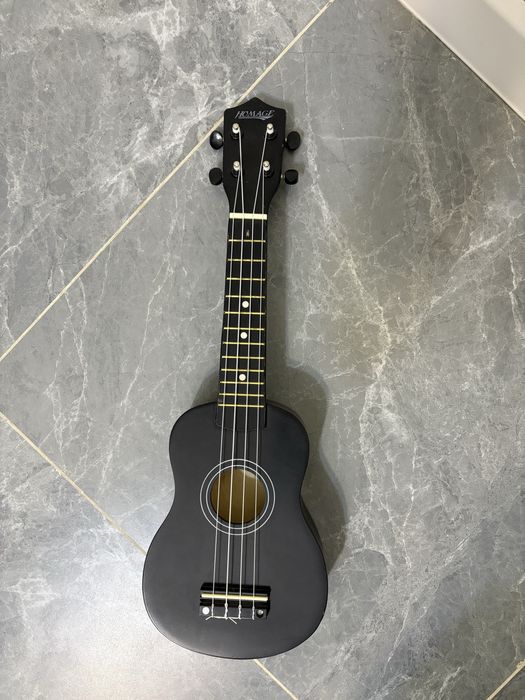 укулеле Homage в хорошем состоянии