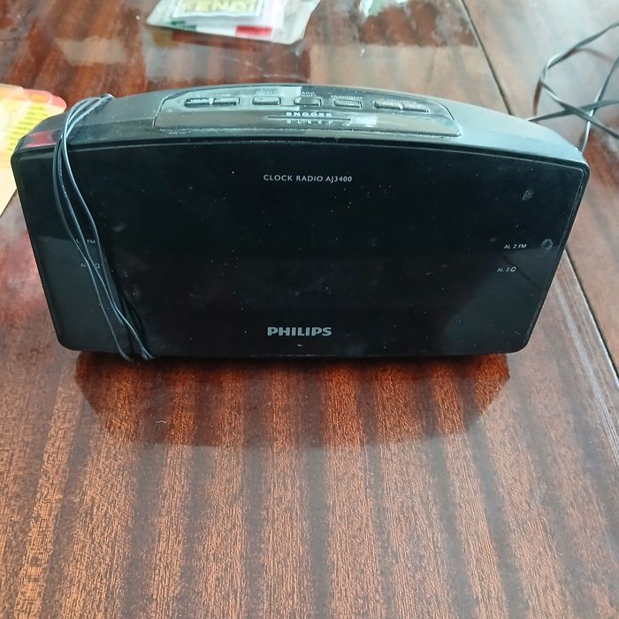 Радио часовник Philips