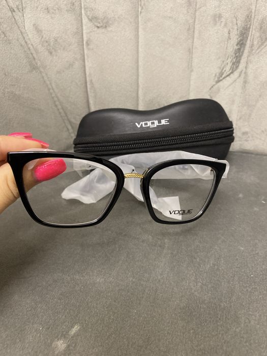 Рамка за диоптрични очила Vogue