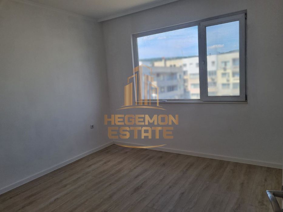 Продава се Четиристаен апартамент в Варна, Възраждане 2 - 90 кв.м за 1999 €/кв.м - Снимка #8