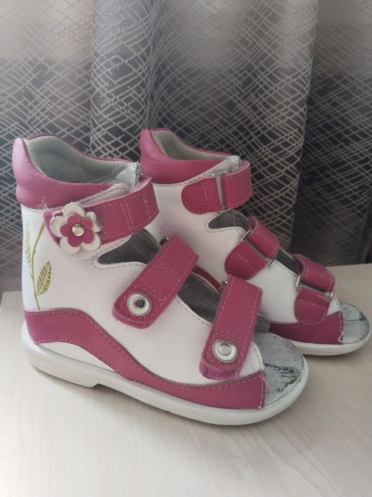 Ортопедические сандали