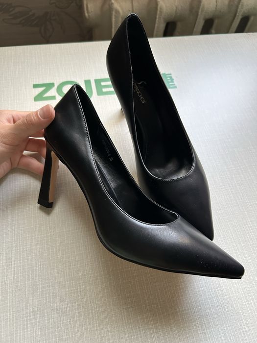 Новые туфли 38 размера