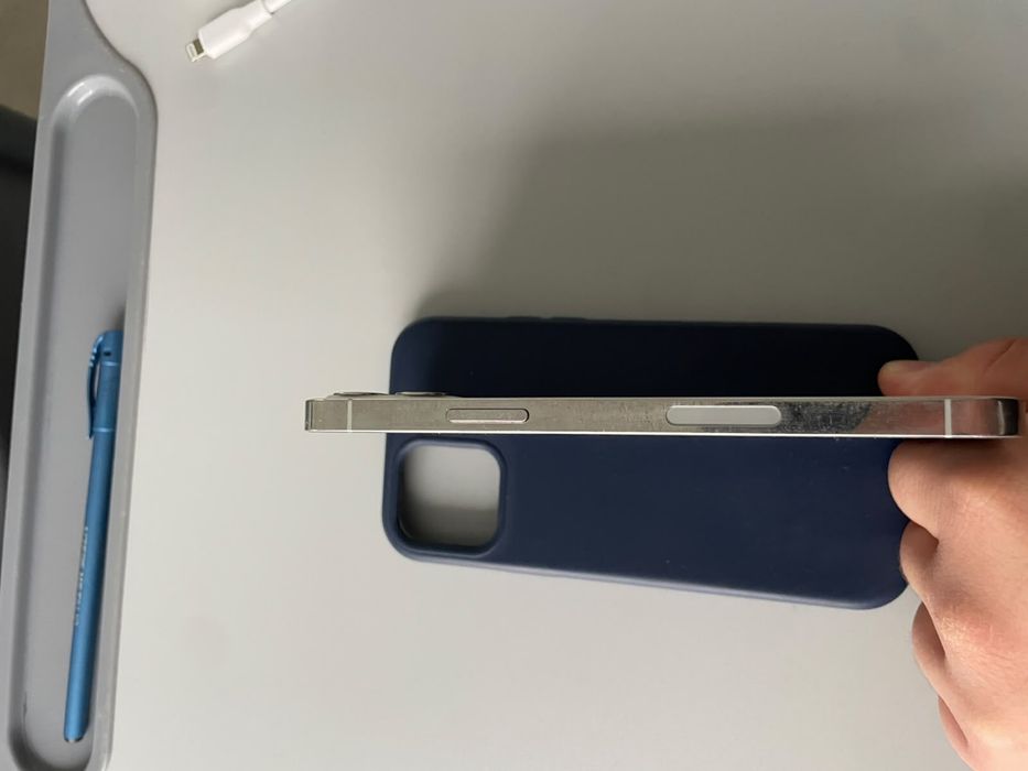 продам iphone в хорошем состояний