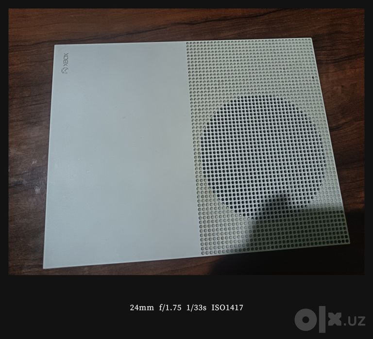 Xbox one s , 1 ta  joystick va 2 ta oyini bilan