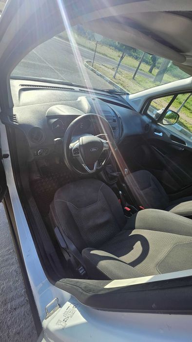 Ford transit courier 2019