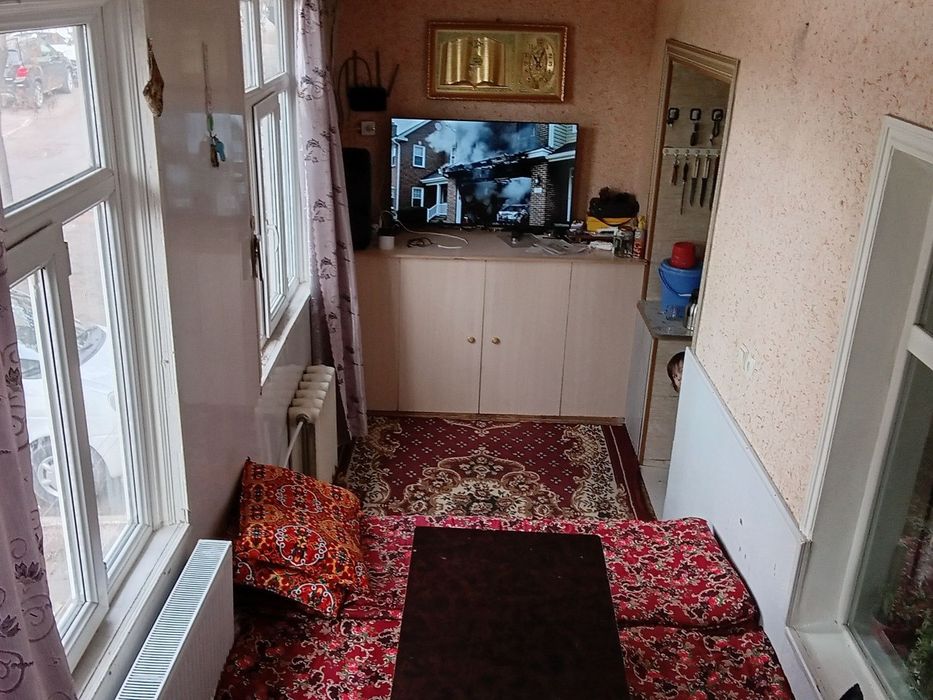 3/2 да 3 хонали уй сотилади